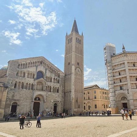 Luxury 1 Al Duomo Di Parma Apartment Exterior foto