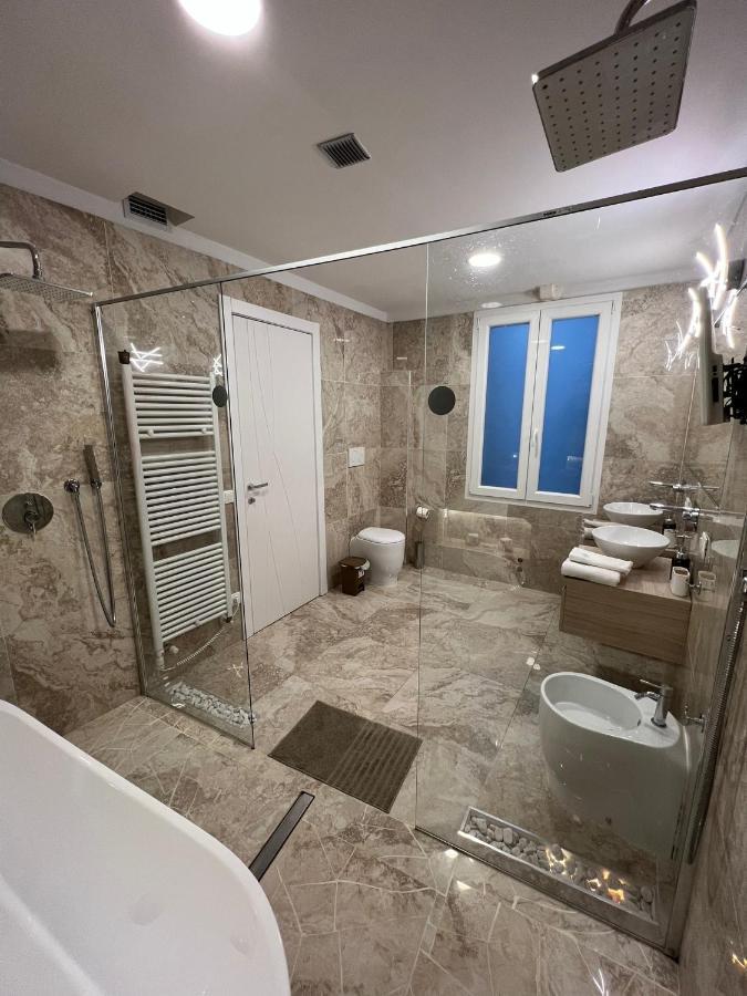 Luxury 1 Al Duomo Di Parma Apartment Exterior foto