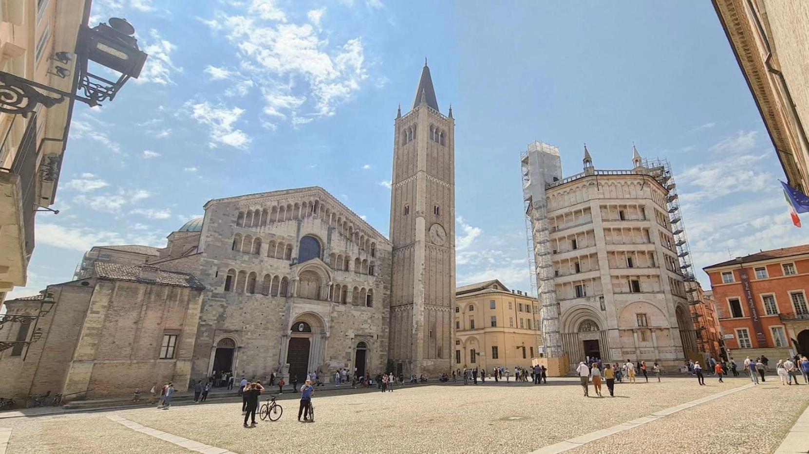 Luxury 1 Al Duomo Di Parma Apartment Exterior foto